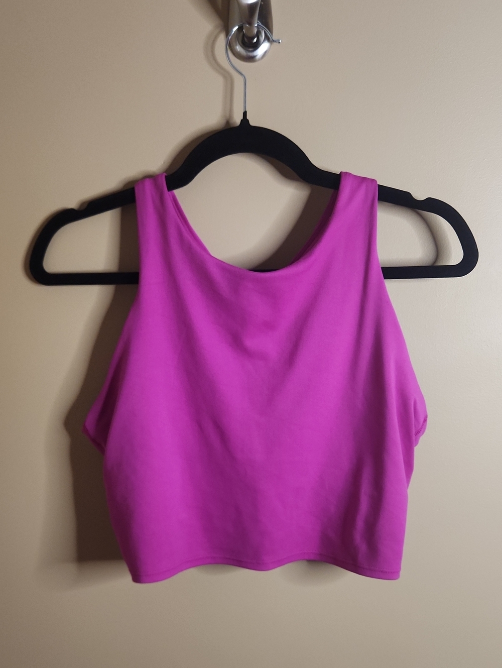 Athleta Conscious Crop D-DD  In Magenta. Size L.